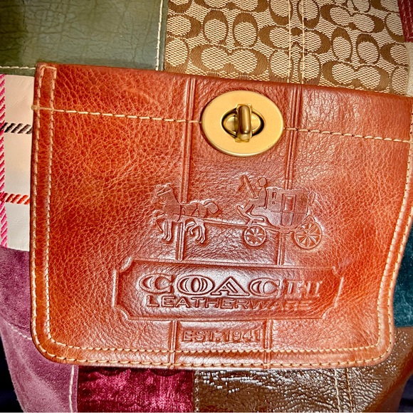 Beautiful Coach Crossbody Patch Bag, Excellent Condition, Limited Edition - Picture 6 of 12